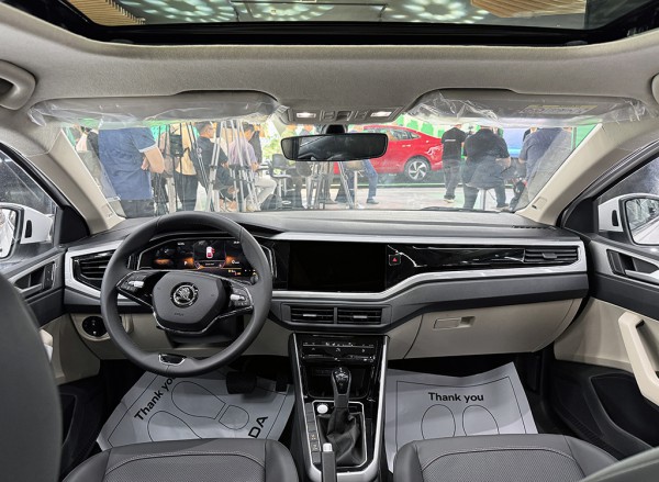 Skoda Slavia tung ra thị trường Việt Nam 3 phiên bản, giá từ 468 triệu đồng Skoda Slavia tung ra thị trường Việt Nam 3 phiên bản, giá từ 468 triệu đồng