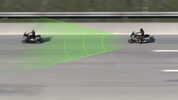 Tính năng Cruise Control trên xe máy hoạt động ra sao, khi nào nên sử dụng?