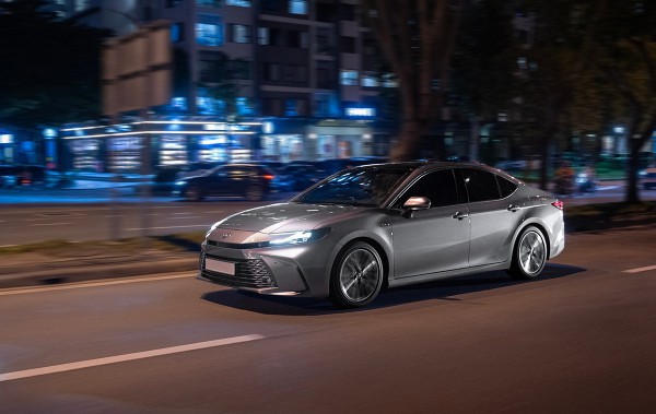 Toyota Camry HEV 2025: Huyền thoại mở ra chương mới trong kỷ nguyên xanh