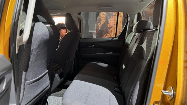 Toyota Hilux 2026 lột xác thiết kế, chốt giá từ 632 triệu đồng