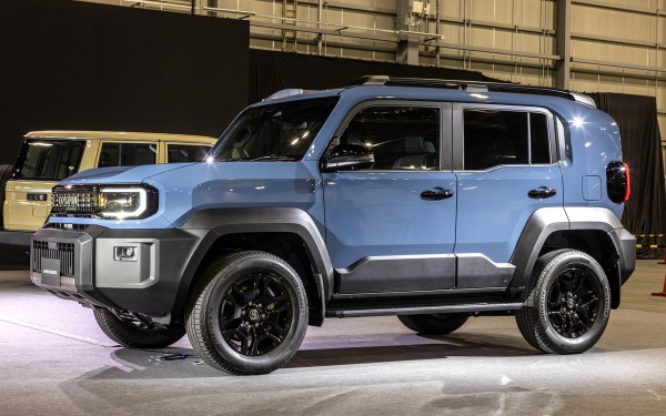 Toyota Land Cruiser FJ rộng đường về Việt Nam với giá mềm Toyota Land Cruiser FJ rộng đường về Việt Nam với giá mềm