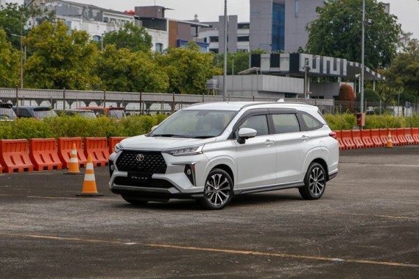 Toyota Veloz Cross sắp có bản hybrid, cạnh tranh Mitsubishi Xpander hybrid Toyota Veloz Cross sắp có bản hybrid, cạnh tranh Mitsubishi Xpander hybrid