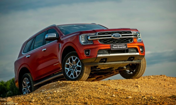 Triệu hồi gần 800 xe Ford Everest, Ranger tại Việt Nam dính lỗi gạt mưa rửa kính