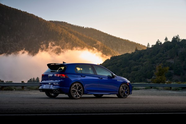 Volkswagen Golf rục rịch về Việt Nam, có bản mạnh ngang Honda Civic Type R Volkswagen Golf rục rịch về Việt Nam, có bản mạnh ngang Honda Civic Type R