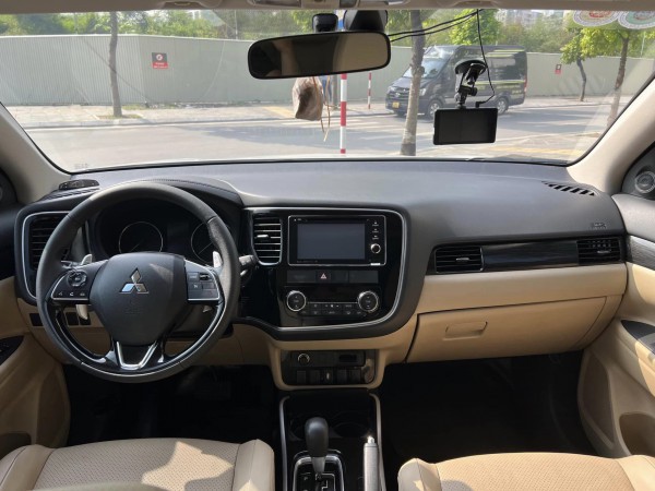 Xe 7 chỗ Mitsubishi Outlander đời 2019 giá tầm 500 triệu đồng, có nên mua?