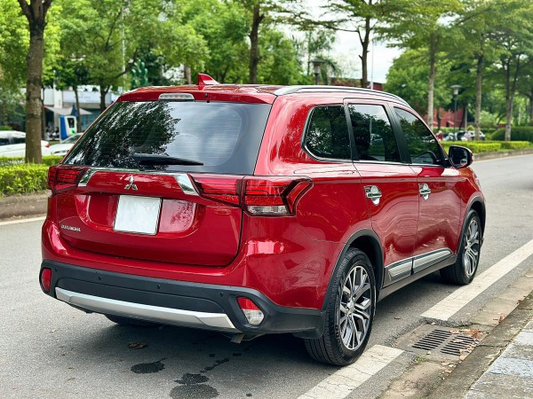Xe 7 chỗ Mitsubishi Outlander đời 2019 giá tầm 500 triệu đồng, có nên mua?