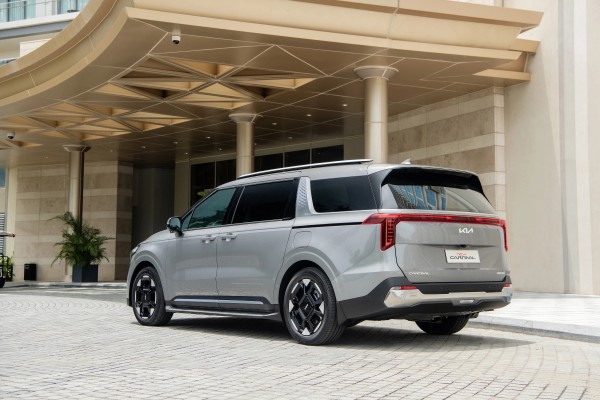 Xe MPV gia đình cỡ lớn bán chạy nhất Việt Nam giảm giá gần 100 triệu đồng