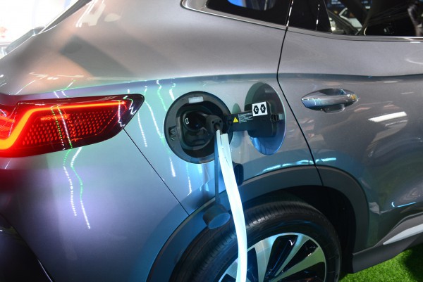 Xe PHEV phát thải cao gấp 5 lần thử nghiệm, không 