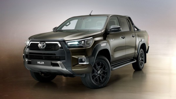 Xe bán tải Toyota Hilux rục rịch trở lại Việt Nam, đại lý thông báo nhận cọc