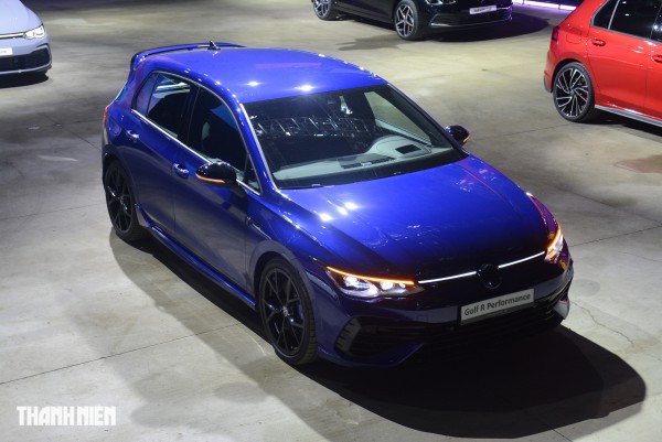 Xe hatchback 5 cửa Volkswagen Golf về Việt Nam 6 phiên bản, giá từ 798 triệu đồng