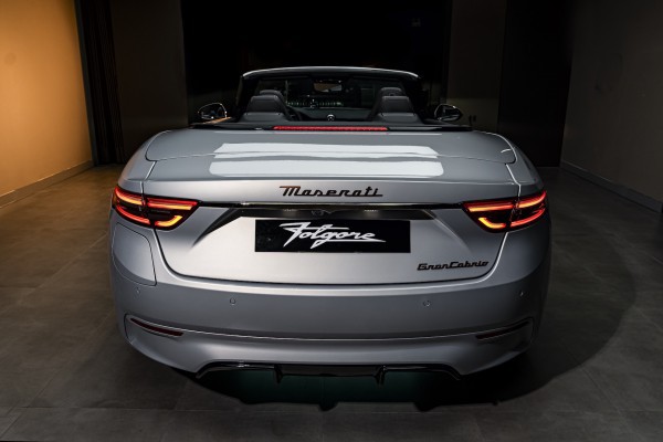 Xe mui trần hạng sang Maserati GranCabrio Folgore có giá hơn 13,3 tỉ đồng