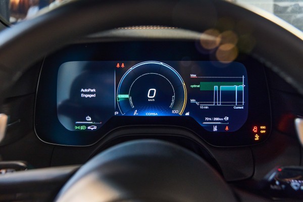 Xe mui trần hạng sang Maserati GranCabrio Folgore có giá hơn 13,3 tỉ đồng