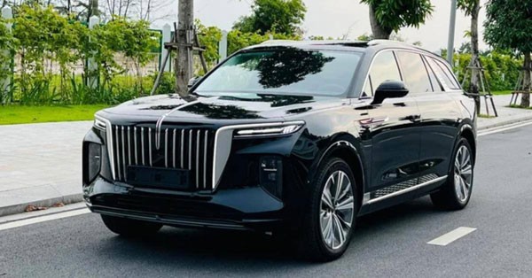 Xe sang Hongqi bán tại Việt Nam, “rớt” giá quá nhanh