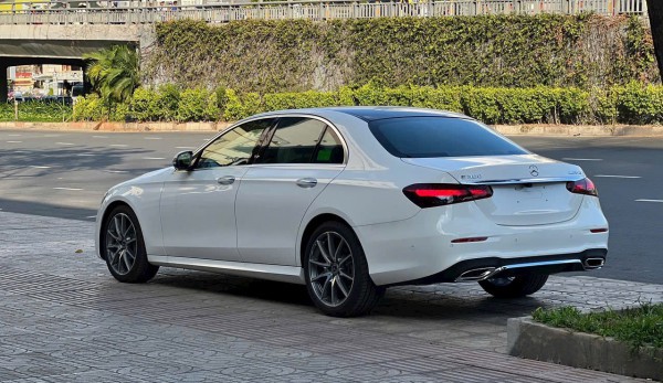 Xe sang Mercedes E-class 