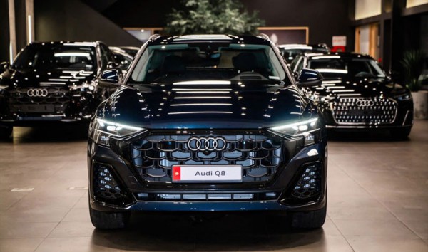 Xe sang tung ưu đãi lớn xả hàng tồn trước thềm năm mới