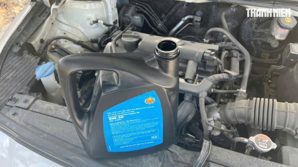 Xe số tự động: Khi nào nên thay dầu động cơ, dầu hộp số?