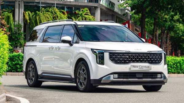 Được ưu đãi thuế, xe hybrid đồng loạt giảm giá