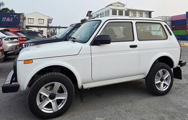 Ô tô Lada cập cảng Việt Nam từ 3 tháng trước, nay không biết ở đâu?