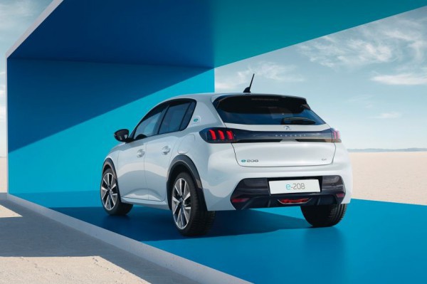 Ô tô điện Peugeot e-208 có tầm hoạt động ngang VinFast VF8