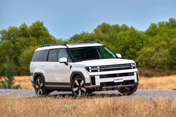 Ô tô đời cũ rầm rộ 