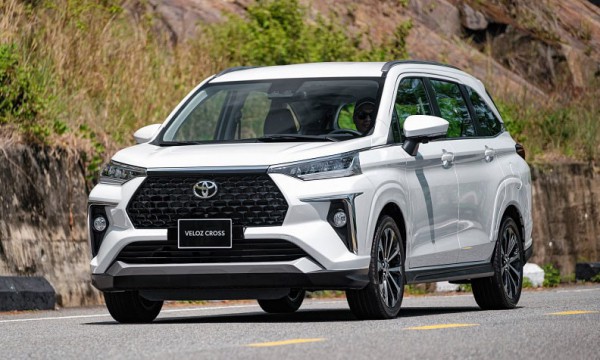 Ô tô đồng loạt tung khuyến mãi lớn đầu năm mới