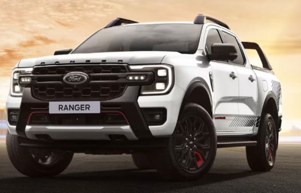 Ô tô đồng loạt tung khuyến mãi lớn đầu năm mới