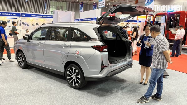 Ô tô gầm cao 5 - 7 chỗ hút khách, thị phần xe sedan dần 