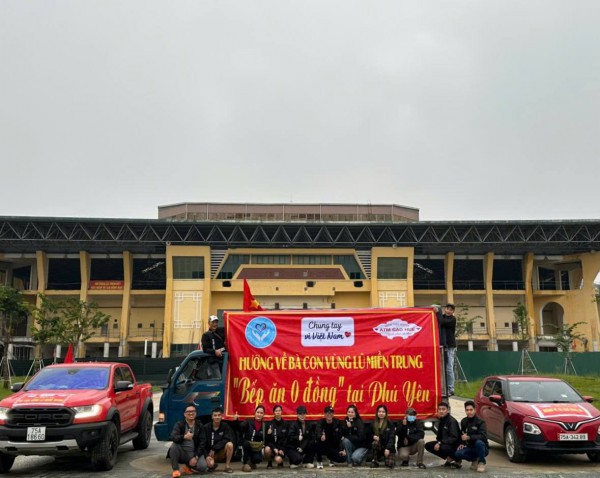 100.000 đồng của người phụ nữ buôn ve chai Huế: 