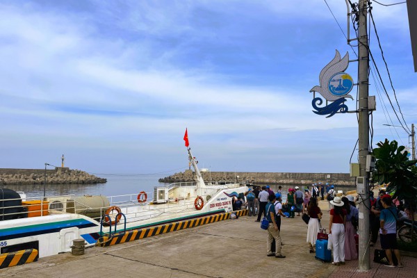 13 đặc khu của Việt Nam: Đặc khu Cồn Cỏ pháo đài xanh trên Biển Đông 13 đặc khu của Việt Nam: Đặc khu Cồn Cỏ pháo đài xanh trên Biển Đông