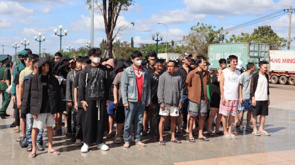 42 công dân Việt Nam chạy thoát khỏi cơ sở lừa đảo trực tuyến ở Campuchia