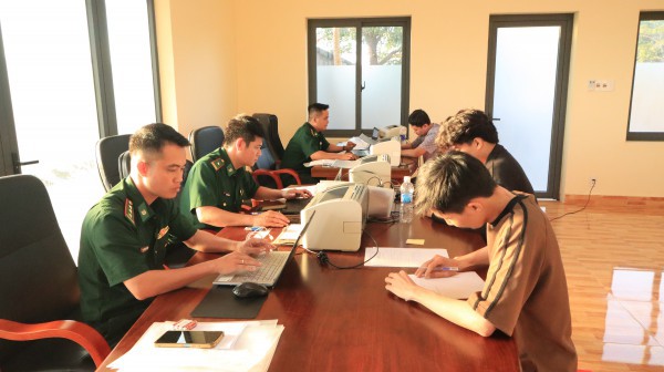 42 công dân Việt Nam chạy thoát khỏi cơ sở lừa đảo trực tuyến ở Campuchia