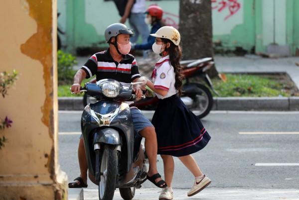 Bị phạt đến 10 triệu đồng nếu ép con học quá sức: Lời cảnh báo với phụ huynh