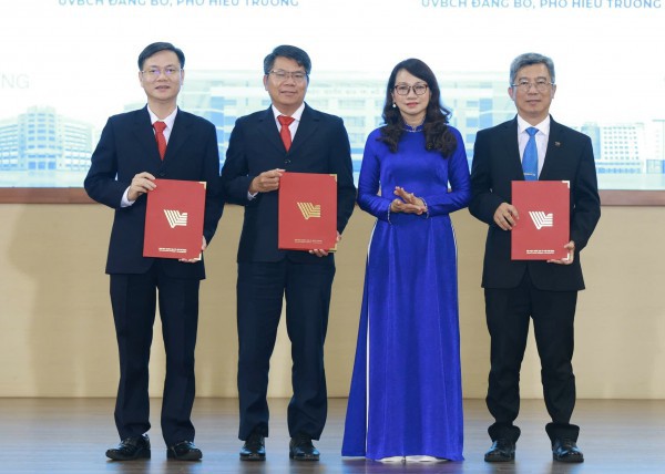 Bổ nhiệm loạt hiệu trưởng, hiệu phó các trường thành viên ĐH Quốc gia TP.HCM