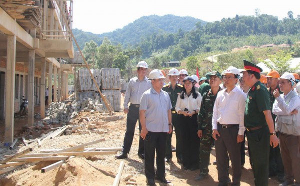 Bộ trưởng Hoàng Minh Sơn thúc tiến độ trường nội trú vùng biên giới Đà Nẵng