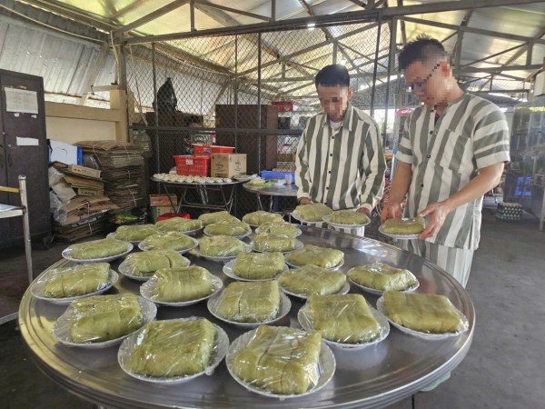 Bữa cơm khơi dậy khát vọng hoàn lương trong mỗi phạm nhân