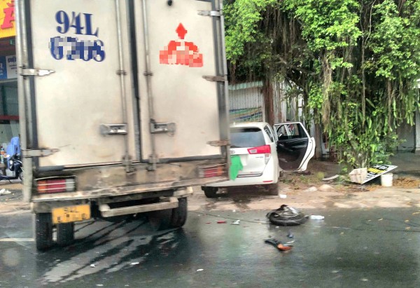 Cà Mau: Tai nạn liên hoàn trên QL1 làm 1 người tử vong, 4 người bị thương