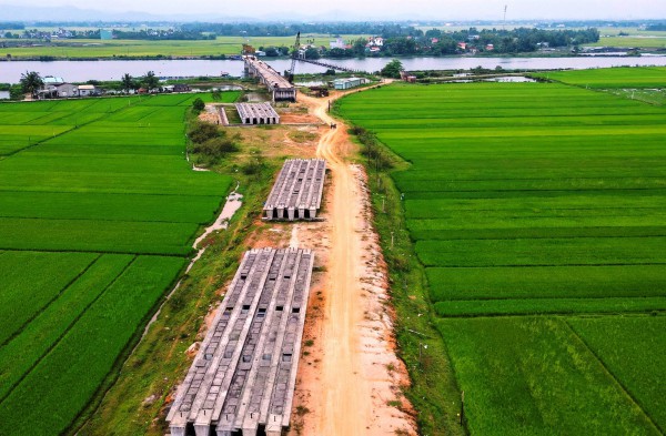 Cận cảnh cầu 220 tỉ đồng bắc qua sông Trường Giang 