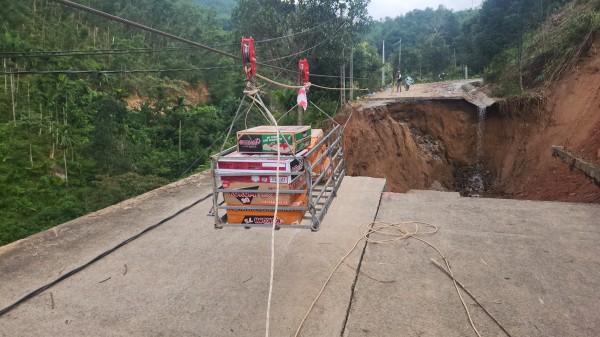 Cận cảnh sạt lở 