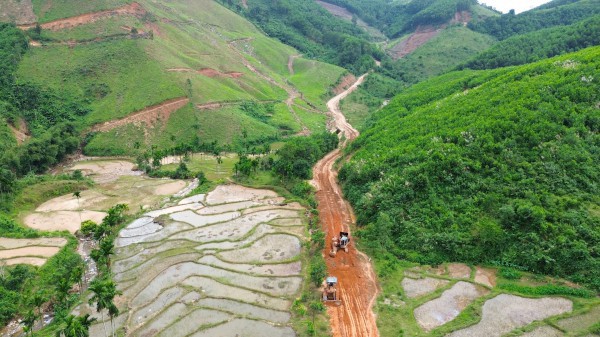 Cận cảnh sạt lở 