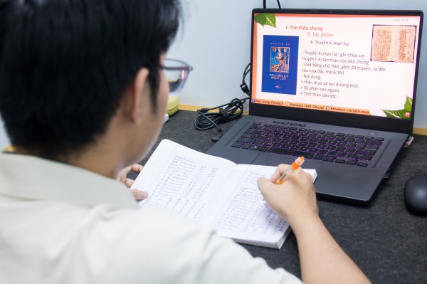 Cao điểm ôn thi tốt nghiệp THPT: Người 