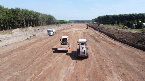 Cao tốc Gia Nghĩa - Chơn Thành thi công cầm chừng do chờ mặt bằng, thiếu vật liệu