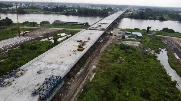 Cầu Bình Gởi vượt sông Sài Gòn thuộc đường Vành đai 3 TP.HCM tăng tốc về đích