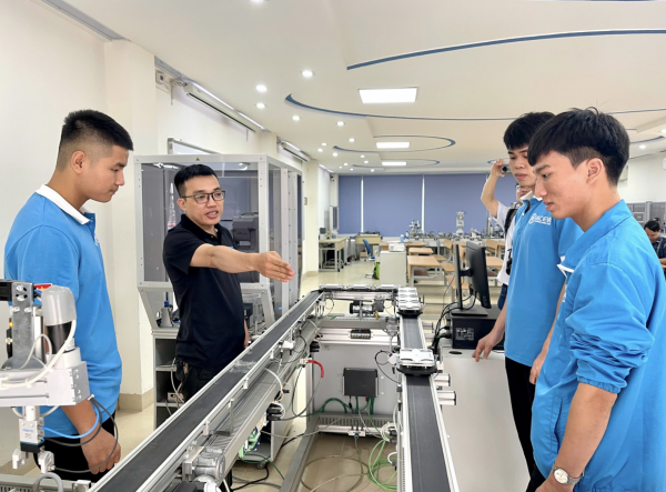 CĐ còn nhiều ngành trống chỉ tiêu: Nghịch lý CĐ còn nhiều ngành trống chỉ tiêu: Nghịch lý