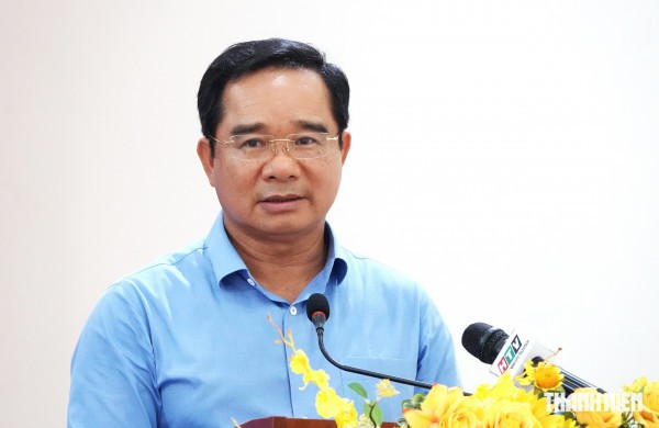 Chủ tịch TP.HCM mong người dân bàn giao mặt bằng, sớm mở rộng quốc lộ 22