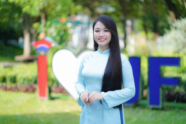 Chưa tốt nghiệp cử nhân, nữ sinh được ĐH số 1 thế giới mời học thạc sĩ