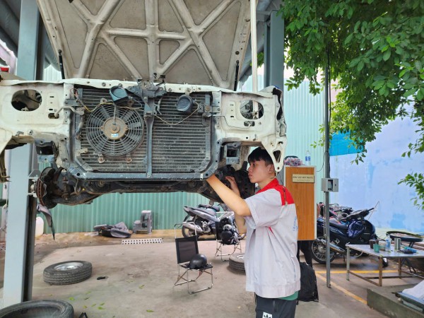 Cơ hội việc làm có hẹp cho sinh viên mới ra trường?