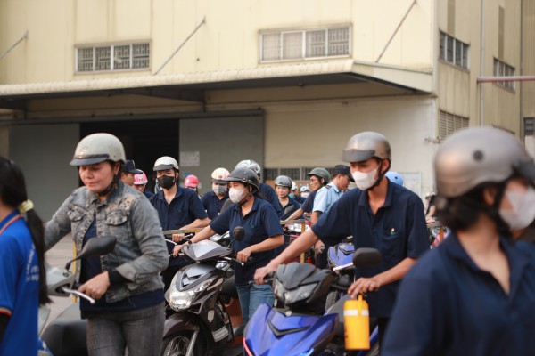 Công nhân phường Bình Dương nhiều khu công nghiệp nhất cả nước: Nỗi niềm xa xứ