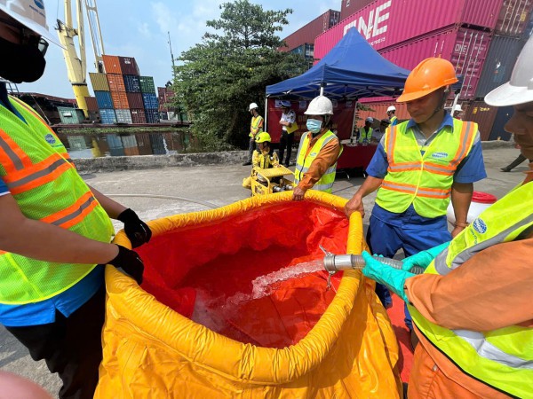 Diễn tập ứng phó sự cố tràn dầu trên sông Sài Gòn