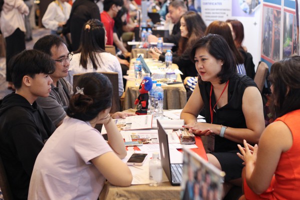 Du học các nước nói tiếng Anh có khó hơn khi chính sách thay đổi? Du học các nước nói tiếng Anh có khó hơn khi chính sách thay đổi?