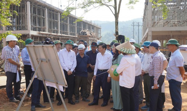 Dựng trường dưới nắng gió biên cương Quảng Trị